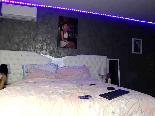 PinkNicolle webcam