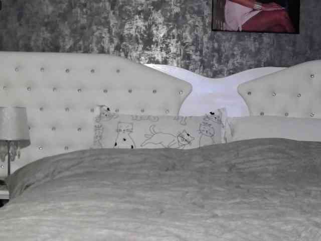 PinkNicolle webcam
