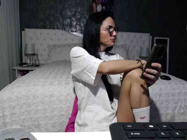PinkNicolle webcam