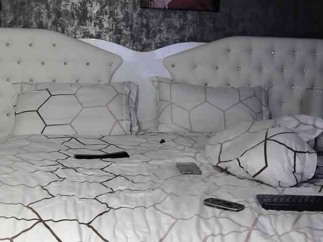 PinkNicolle webcam