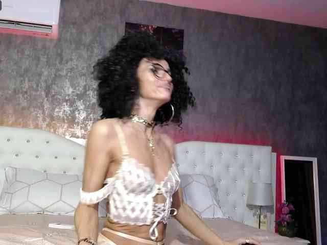 PinkNicolle webcam