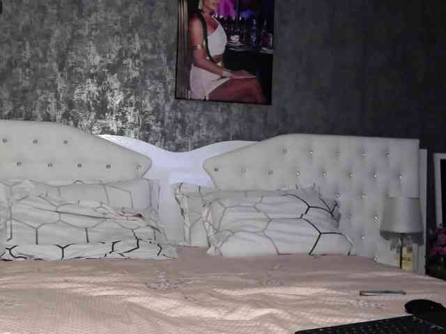 PinkNicolle webcam