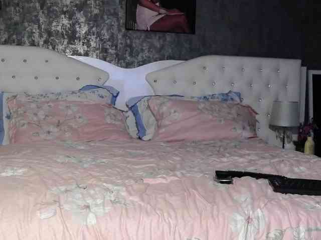PinkNicolle webcam