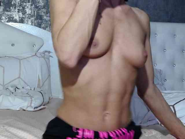 PinkNicolle webcam