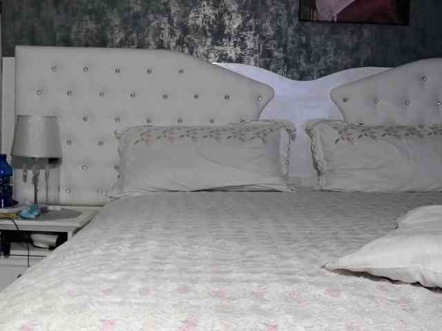 PinkNicolle webcam