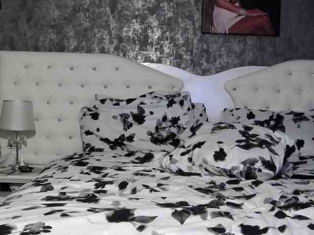 PinkNicolle webcam