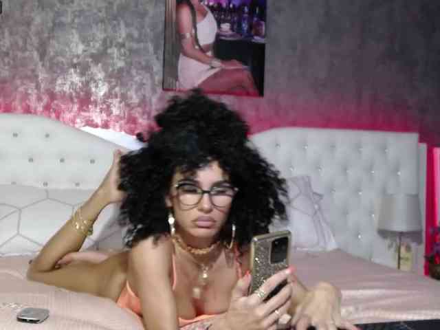 PinkNicolle webcam