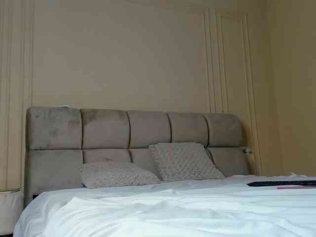 Kristinne13 webcam