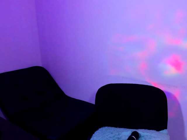 Melhope live cam on BongaCams