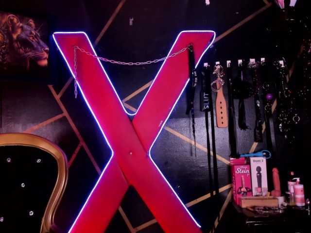 alexa-n-alex's BongaCams show and profile