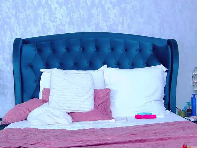 EmmaXXXQueen live cam on BongaCams