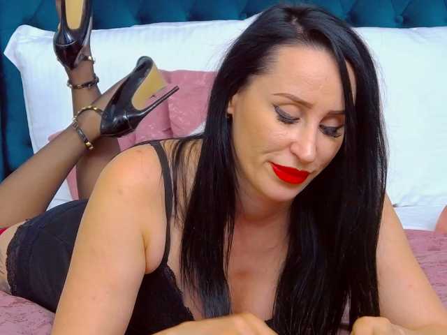 EmmaXXXQueen, en vivo ahora en BongaCams