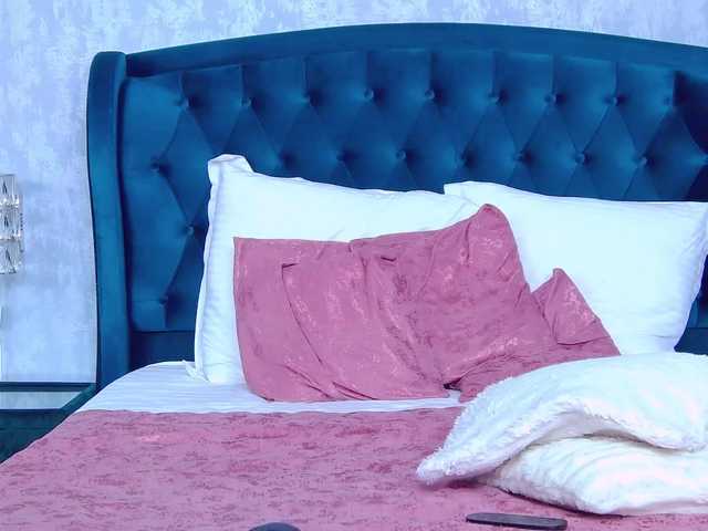 EmmaXXXQueen live webcam show