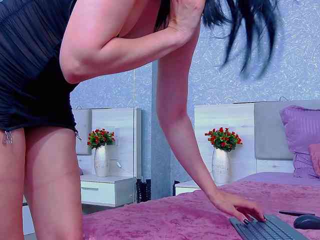 EmmaXXXQueen webcam
