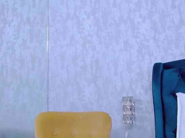 EmmaXXXQueen webcam