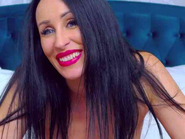 EmmaXXXQueen webcam