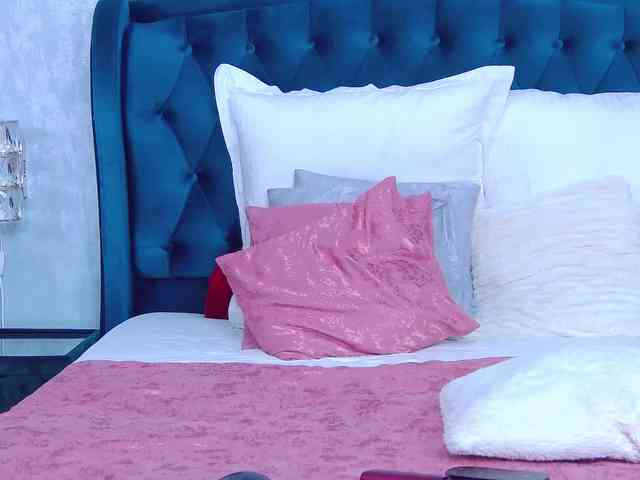 EmmaXXXQueen webcam