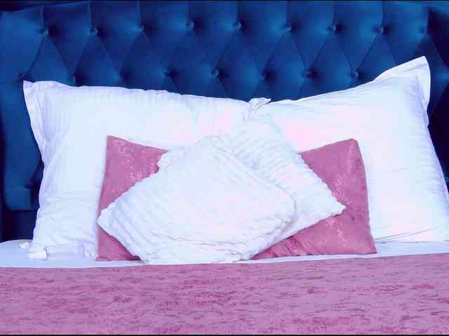EmmaXXXQueen webcam