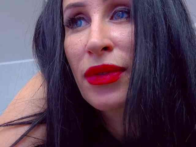 EmmaXXXQueen webcam