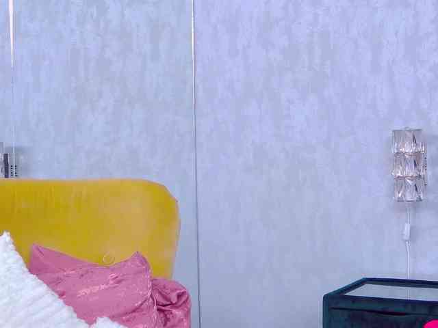 EmmaXXXQueen webcam