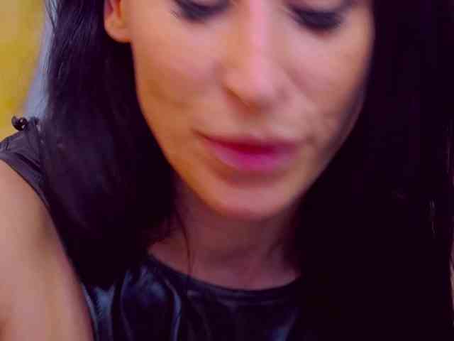 EmmaXXXQueen webcam
