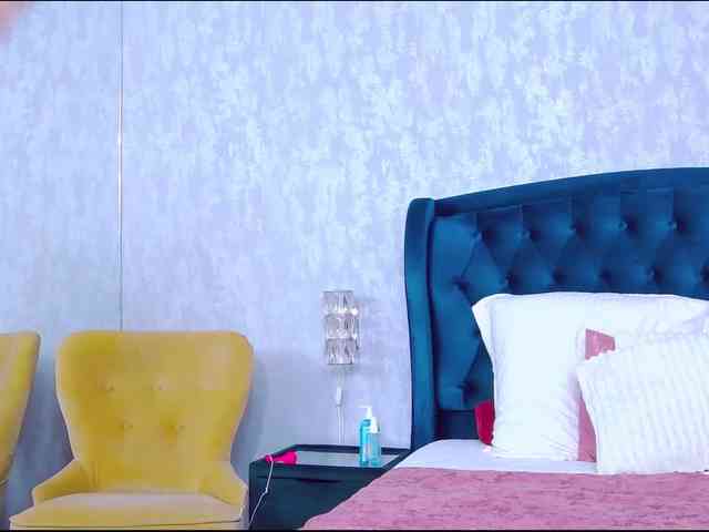 EmmaXXXQueen webcam