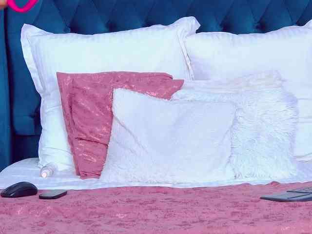 EmmaXXXQueen webcam
