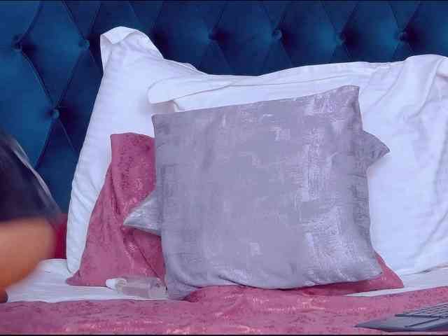 EmmaXXXQueen webcam