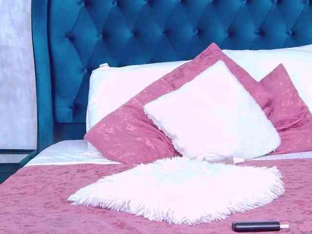 EmmaXXXQueen webcam