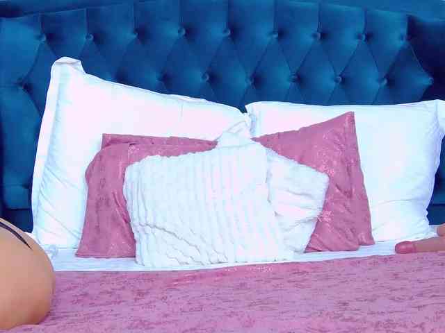 EmmaXXXQueen webcam