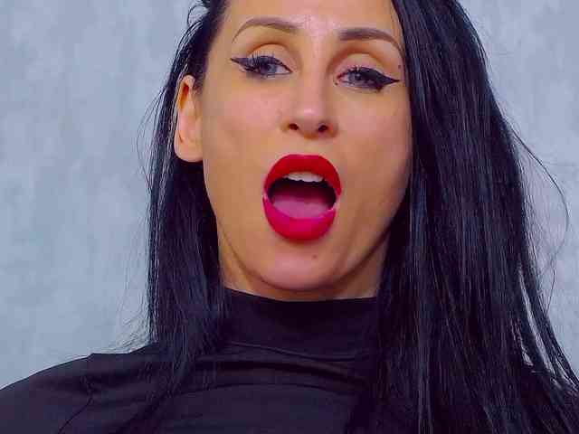 EmmaXXXQueen webcam