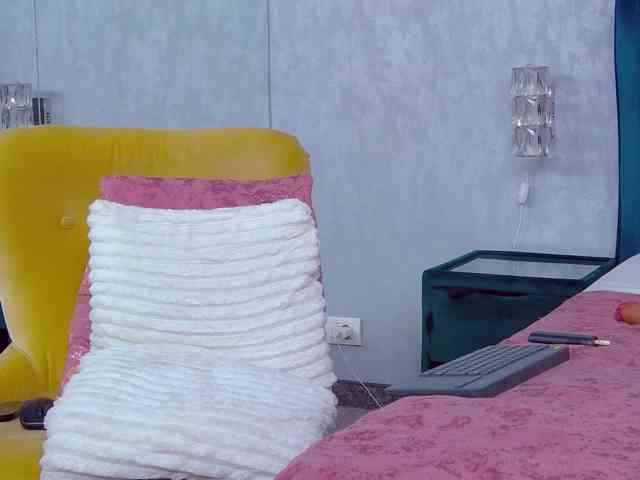 EmmaXXXQueen webcam