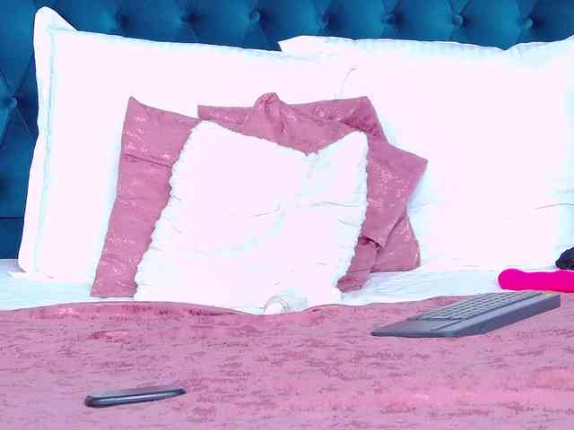 EmmaXXXQueen webcam