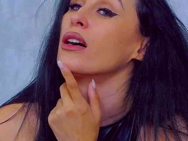 EmmaXXXQueen webcam