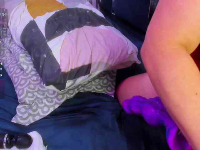 Veronica-Ryan webcam