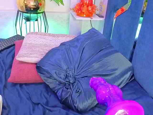 Veronica-Ryan webcam