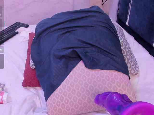 Veronica-Ryan webcam
