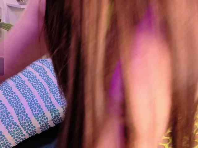 Veronica-Ryan webcam