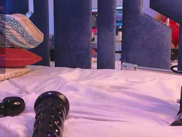 Veronica-Ryan webcam