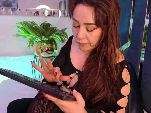 Veronica-Ryan webcam