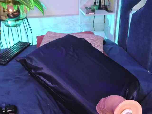 Veronica-Ryan webcam