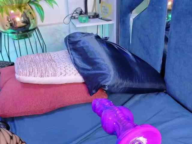 Veronica-Ryan webcam