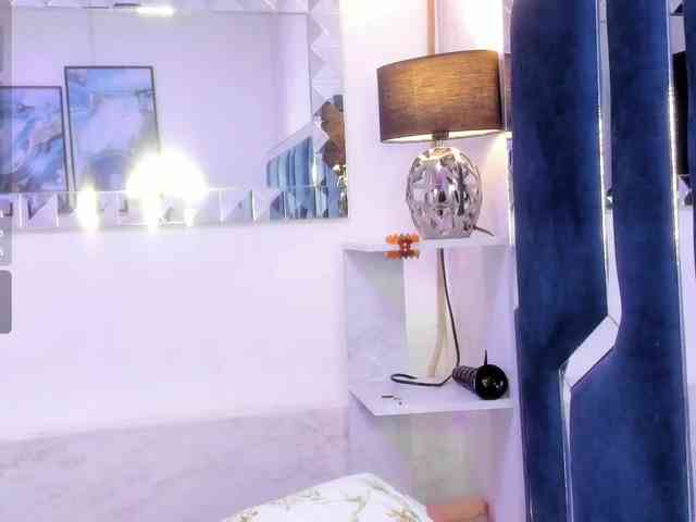 Veronica-Ryan webcam