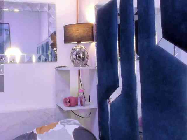 Veronica-Ryan webcam