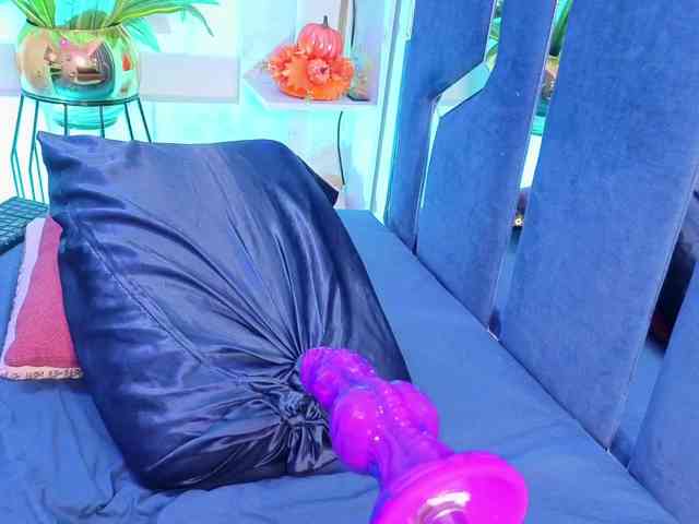 Veronica-Ryan webcam