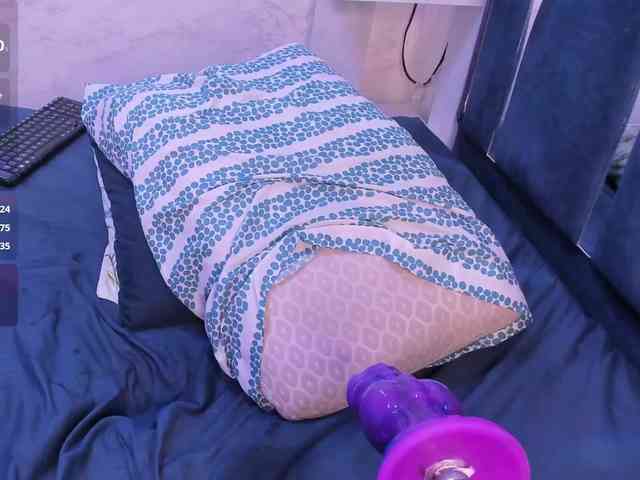 Veronica-Ryan webcam