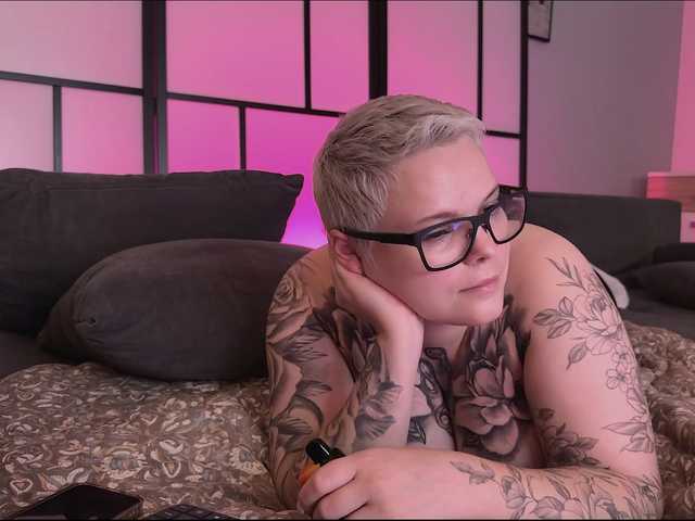 LikaBerry live cam