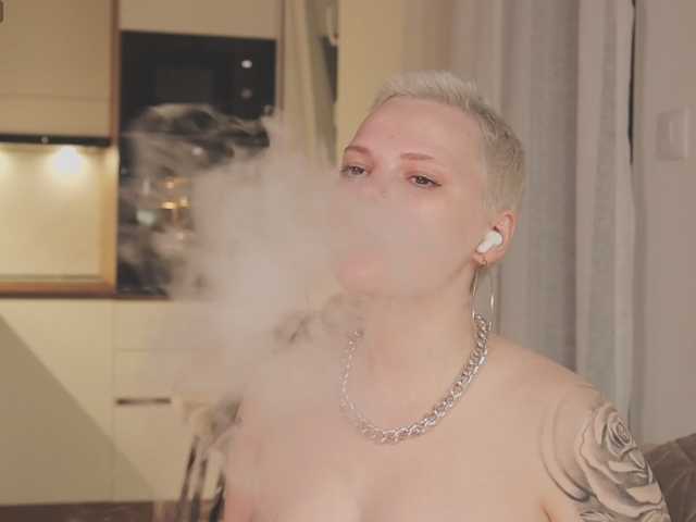 LikaBerry's BongaCams show and profile