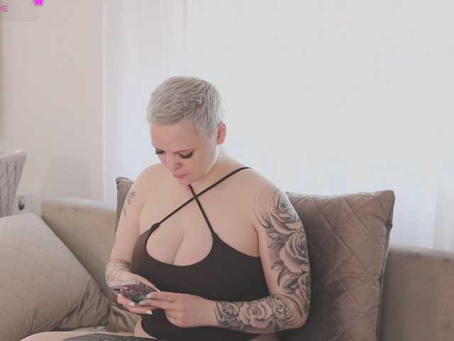 LikaBerry's BongaCams show and profile