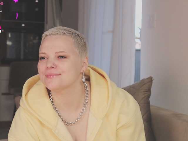 LikaBerry's BongaCams show and profile